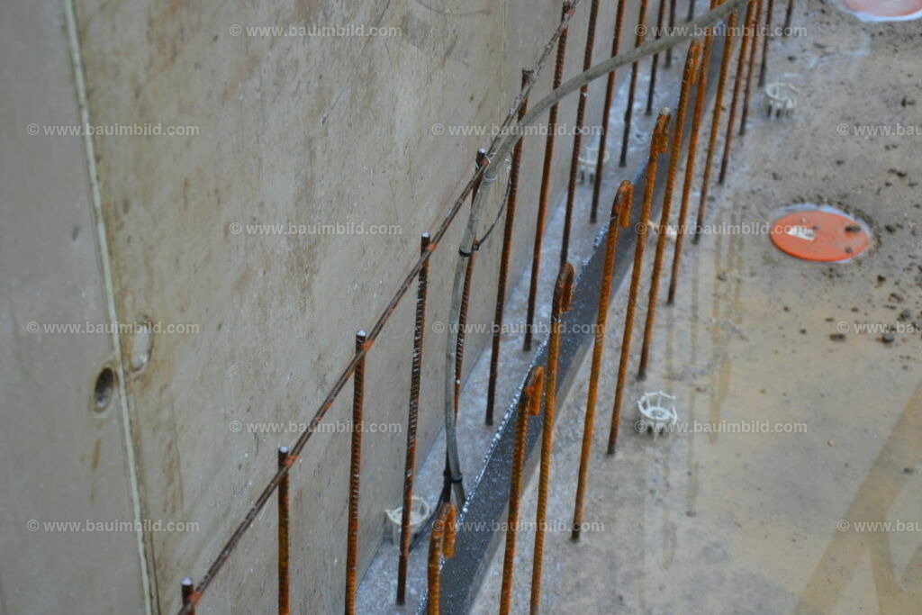 bib-lg04-betonarbeiten-0132 | Nach LV-Leistungsgruppen sortierte Detailfotos über den Bau eines Hauses. Alle Hausbau-Bilder direkt vom Urheber und Autor der Website Haus-Selber-Bauen.com
