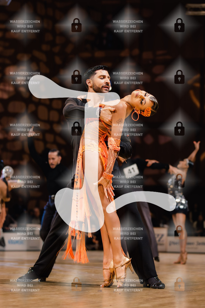 Goldstadtpokal 2025 - WDSF World Open Latin 12th (45) Alessandro Tenore _ Alice Parisini (Georgia)-2025-01-25-7822 | Webshop for digital downloads and prints of dance sport, event & show photographer Julian Link - Realisiert mit Pictrs.com