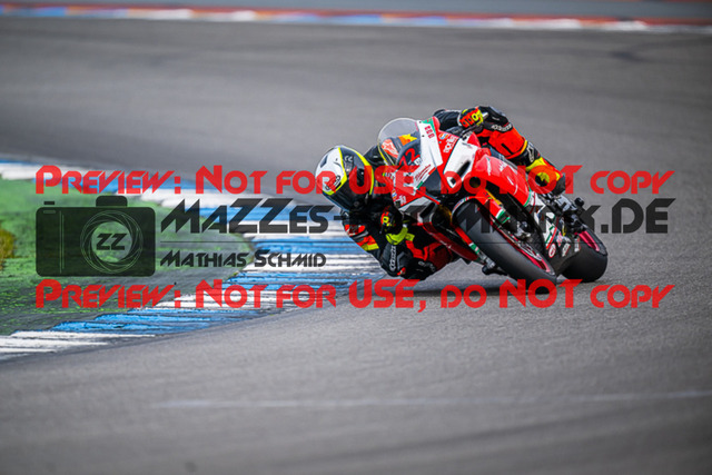 MaZZes_FotoMatrix_230410_3597 | WEISS