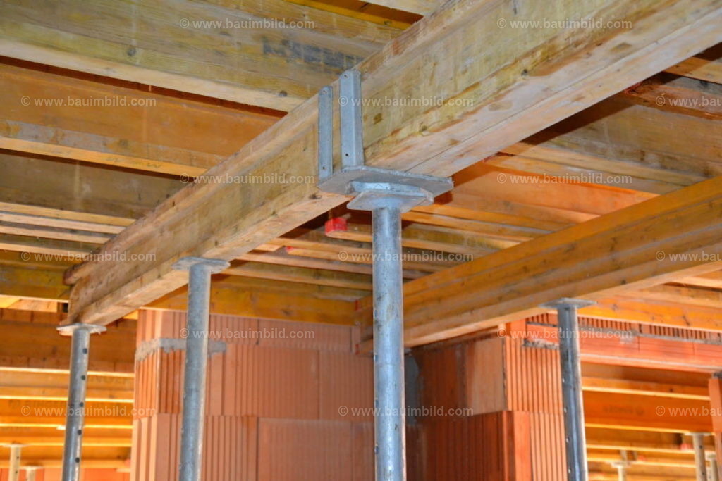 bib-lg04-betonarbeiten-0242 | Nach LV-Leistungsgruppen sortierte Detailfotos über den Bau eines Hauses. Alle Hausbau-Bilder direkt vom Urheber und Autor der Website Haus-Selber-Bauen.com