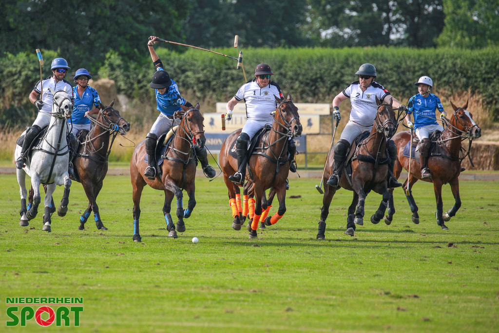 Polo_Willich_070623_170 | Bildergalerie von Sport-Ereignissen aber auch von weiteren spannenden Dingen - nicht nur vom Niederrhein. In Anlehnung an den bekannten Spruch von Hanns Dieter Hüsch heißt das Motto: "Niederrhein ist überall".  - Realisiert mit Pictrs.com