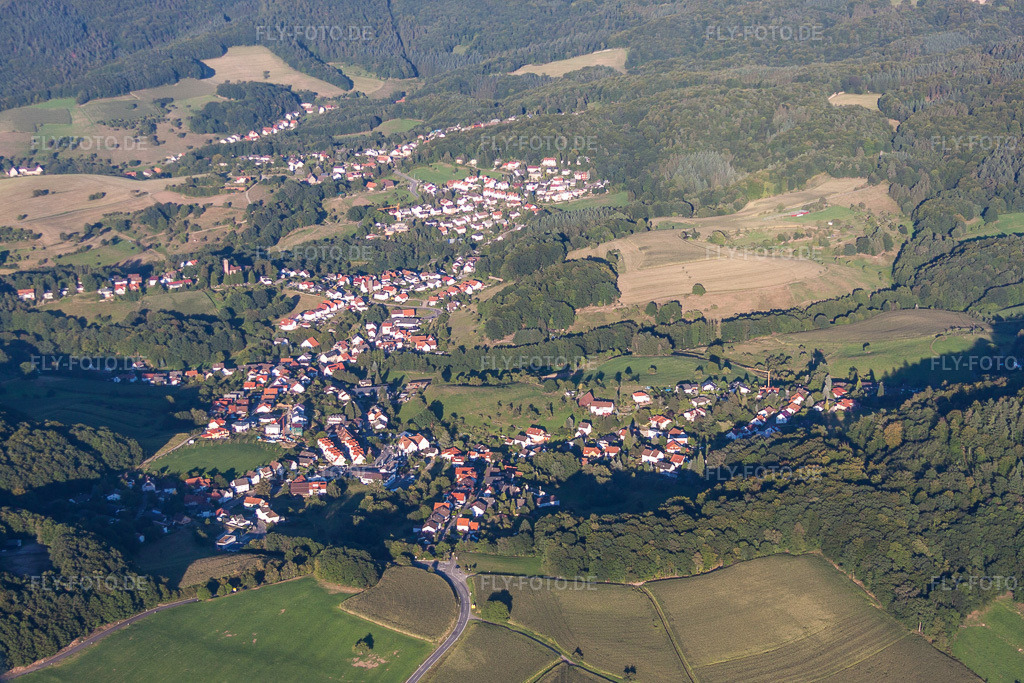 Luftbild: Dorfansicht im Ortsteil Oberflockenbach in Weinheim im Bundesland Baden-Württemberg in Deutschland. Foto: IMG_51961.jpg vom 18.08.2012 durch Werner Riehm/FLY-FOTO.de