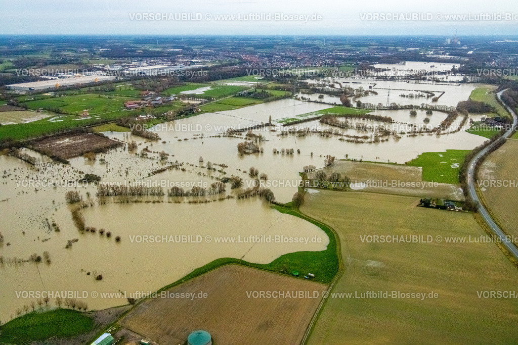 Bergkamen231204782Lippe | Luftbild vom Hochwasser der Lippe, Weihnachtshochwasser 2023, Fluss Lippe tritt nach starken Regenfällen über die Ufer, Überschwemmungsgebiet NSG Lippeaue von Werne bis Heil, Stadtgrenze Werne und Bergkamen, Heil, Bergkamen, Ruhrgebiet, Nordrhein-Westfalen, Deutschland