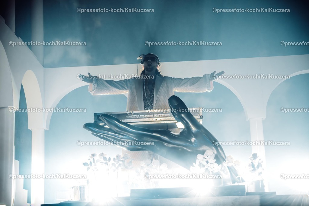 xKKU0604251038 | 06.04.2025, xkkux, Düsseldorf, Roy Bianco und Die Abbrunzati Boys performen bei ihrer Kult-Tour 2025 in der Mitsubishi Electric HALLE. 