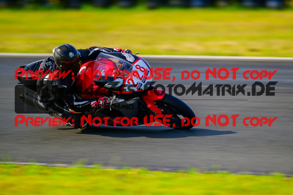 MaZZes_FotoMatrix_240725_6007705_6870 | ROT