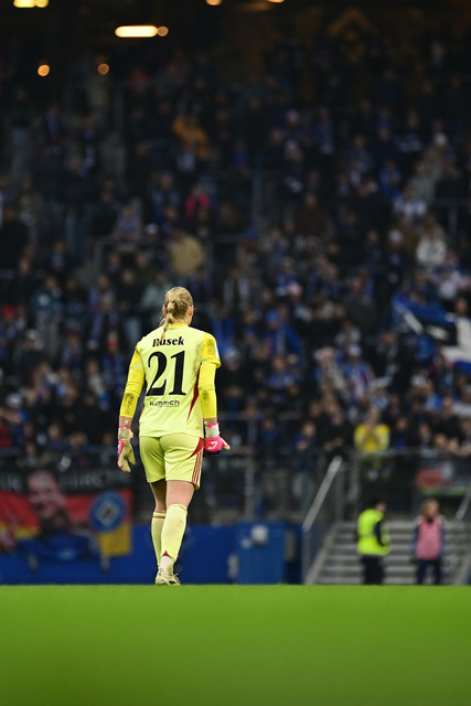 Fußball I Frauen I Saison 2025-2026 I Bundesliga I 10. Spieltag I Hamburger SV - 1. FC Nürnberg I 48110 | Einzelfoto, Freisteller, Einzelbild, Cut-out, isoliertes Motiv, Sportaufnahme, Nahaufnahme, freigestellt, freigestellte Aufnahme, Aufnahme, Einzeln: Larissa Rusek (21, 1. FC Nürnberg) - Realisiert mit Pictrs.com