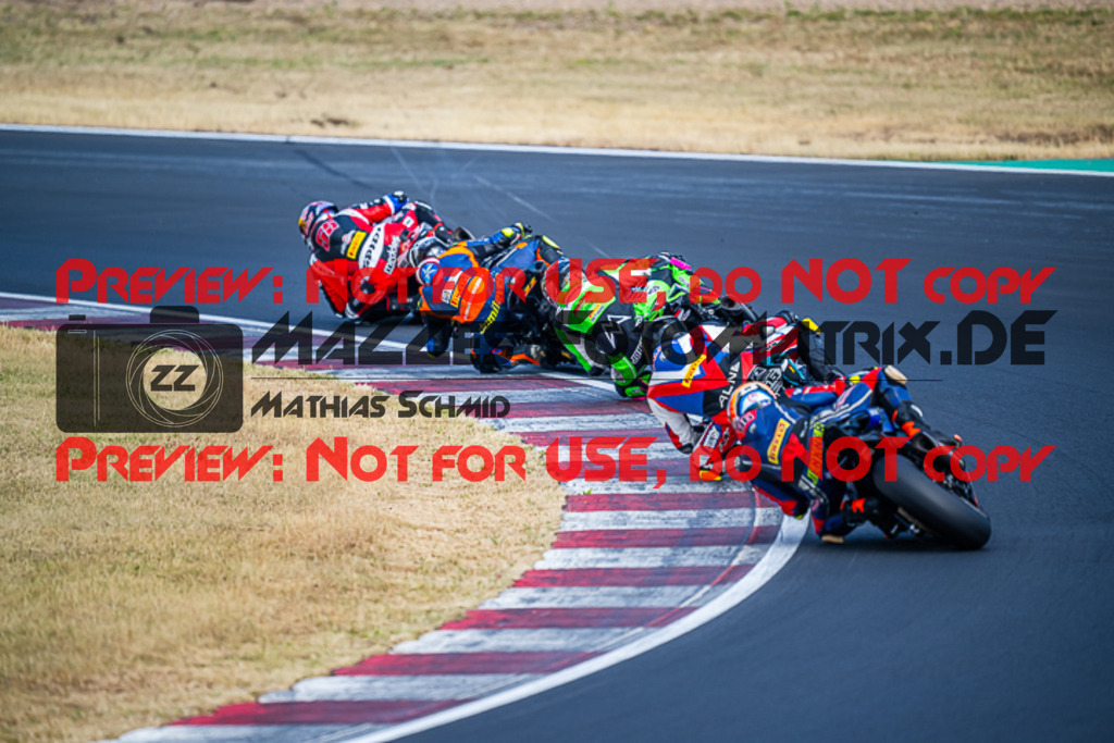 MaZZes_FotoMatrix_220625_2146 | PROSUPERSTOCK