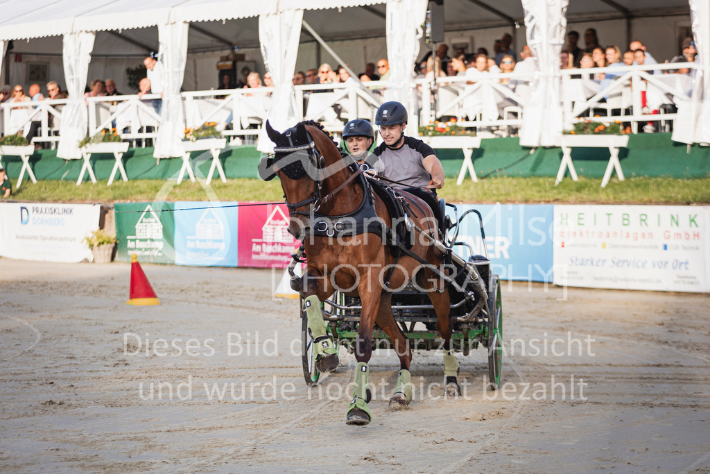 250711_BHO_Showabend-839 | Deine schönsten Turniermomente als professionelle Fotos! Entdecke hochwertige Pferdesport-Fotografie im Online-Shop. Jetzt Fotos finden & bestellen!
