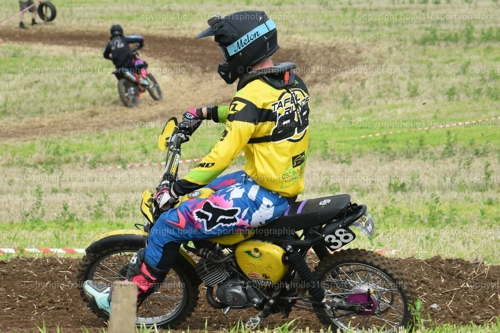 DSC_0269 (2) | Sportfotografie , Motorsport, Motoross, Reitsport, Mointainbike, Enduro,
Landschaft , Outdoor, Eventfotografie, Landschaft, Bilder online bestellen - Realisiert mit Pictrs.com