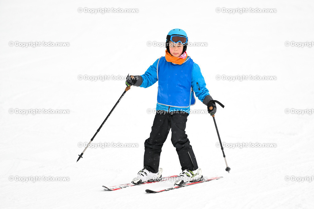 Hochficht_ Skigebiet_ Boehmerwald_ 04.02.2023-3 | 04.02.2023, Hochficht, AUT, Skigebiet Hochficht, Boehmerwald, im Bild Kinder bei Skifahren, Piste, Ski, Schnee, Skischule