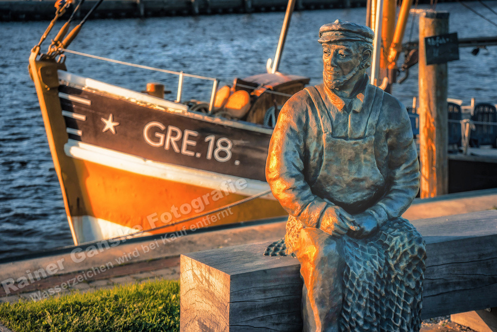 036 Greetsiel - 30-08-2021 -R Ganske | Onlineshop mit Bildern von Stränden, Häfen und Meer. Leinwände, Poster, Kalender und andere Materialien erhältlich. Kommerzielle Lizenzen möglich.  - Realisiert mit Pictrs.com
