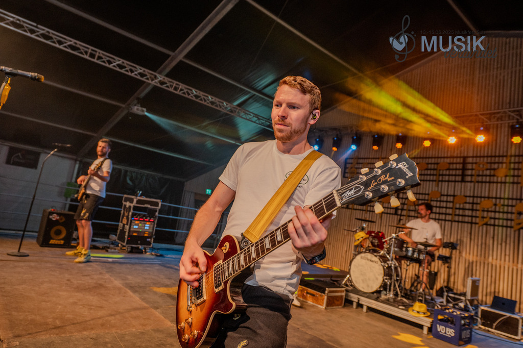 DSC_3683 | "Fussifoto.com – Ihr Ansprechpartner für hochwertige Fotografie! Entdecken Sie kreative Bilder und professionelle Dienstleistungen. Kontaktieren Sie uns für Ihre Projekte!"