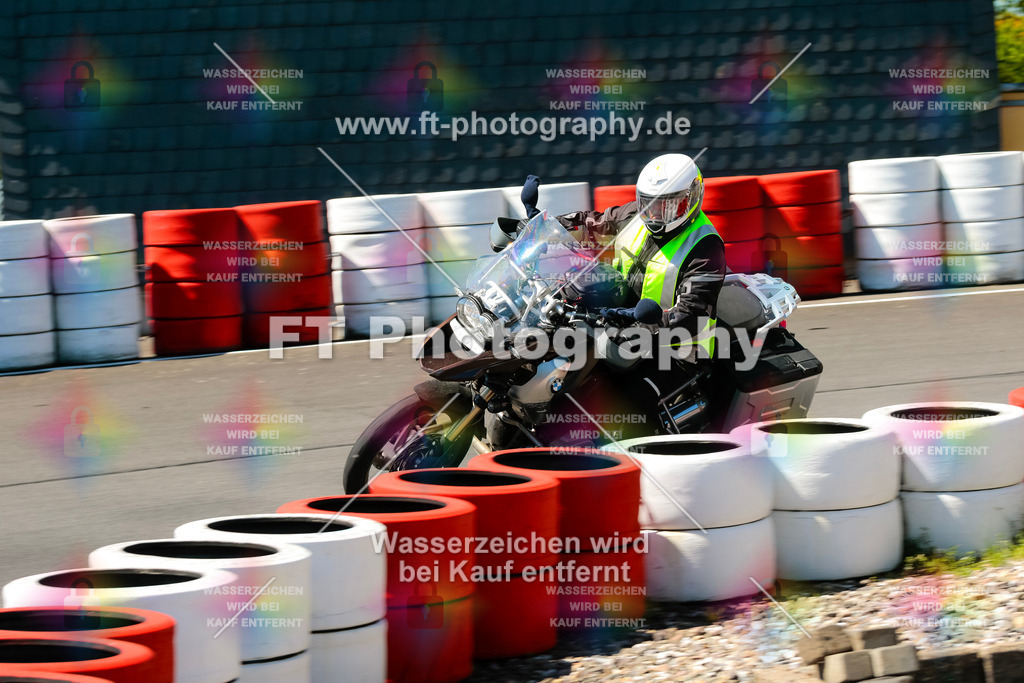 Moto-TeamOBK-22266 | Hier findet Ihr Bilder von Touristenfahrten auf der Nürburgring Nordschleife oder von anderen Veranstaltungen die ich besucht habe. Viel Spass beim Durch Schauen 