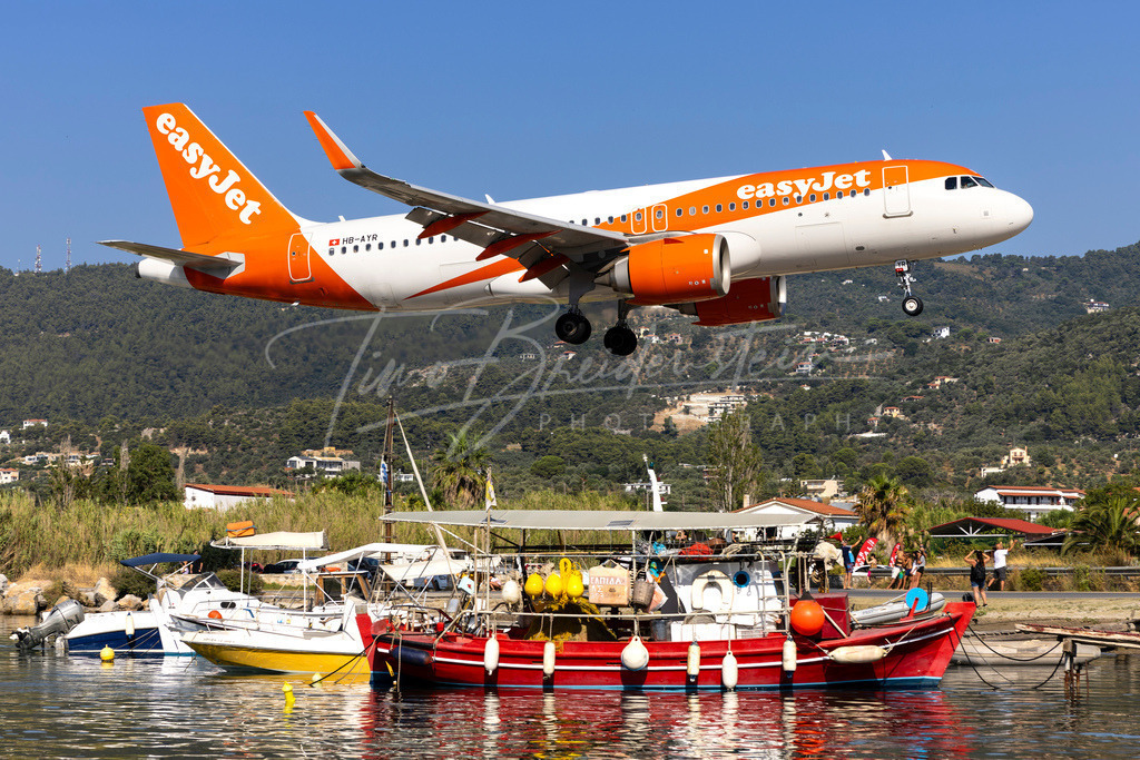 20250722-2N8A0647 | Buy high-quality aviation and travel photography prints by professional photographer Timo Breidenstein. Authentic images, professionally printed, worldwide shipping. - Realisiert mit Pictrs.com