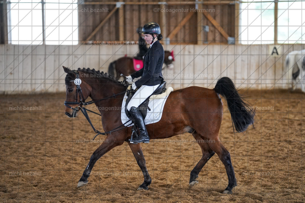 20230518-FAH03776 | Frühjahrsturnier, landberg am Lech, 2023, Reitclub Landsberg, Turnierbilder, Fotos Turnier Landsberg, Fotoagentur Herrmann, Turnierfotografen Bayern, reitsport Fotograf, Pferde Fotograf