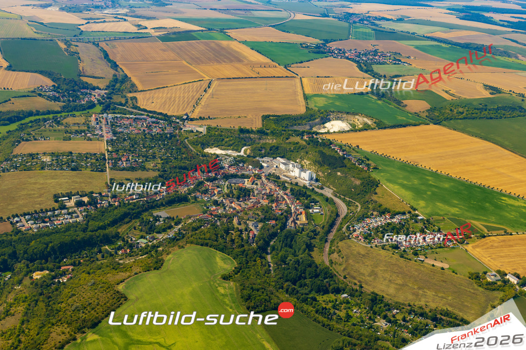 Übersichts Bild Schraplau - Die Luftaufnahme wurde 2025 vom UL-Flugzeug heraus erstellt ( keine Drohnenaufnahme ) - Hochauflösende Luftaufnahme - für Wandbilder und großformatige Ausdrucke geeignet. Das besondere Geschenk!Hier alle&nbsp;Infos zur Lizenzierung der LuftaufnahmeWir fliegen auch dieses Jahr wieder in Ihre Region um Luftbilder zu erstellen.- Luftbild anfragen