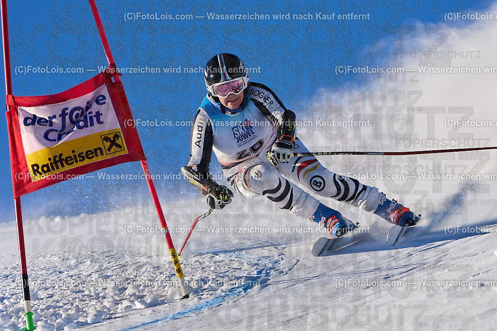 ALP3679_MASTERS-Cup_GS-C Damen_Neubert Claudia | (C)FotoLois.com, Alois Spandl. FIS Masters-Cup Wildschönau, Giant Slalom auf der Piste Schatzberg GS, Siegerehrung auf dem Dorfplatz Niederau, Sa 13. Januar 2024.