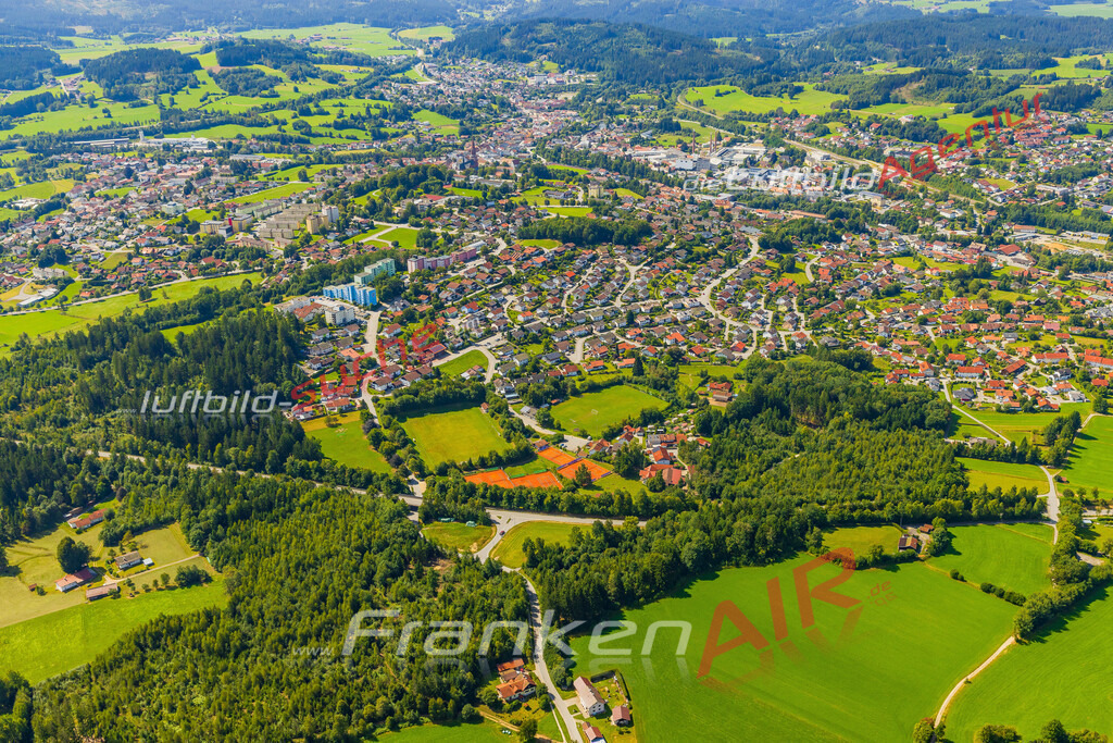 google-maps-vs-zwiesel-deko-wandbild-5332-jahr-2025 | Luftaufnahme der Stadt Zwiesel - Die Luftaufnahme wurde 2025 vom UL-Flugzeug heraus erstellt ( keine Drohne ) - Hochauflösende Luftaufnahme - für professionelle Ausdrucke geeignet. Die Geschenkidee !Mit Lizenz und Bildrechte bestellbar