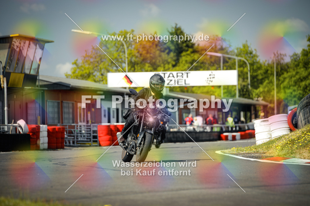 OBK_Mai_Martina_Markus-10786 | Hier findet Ihr Bilder von Touristenfahrten auf der Nürburgring Nordschleife oder von anderen Veranstaltungen die ich besucht habe. Viel Spass beim Durch Schauen 