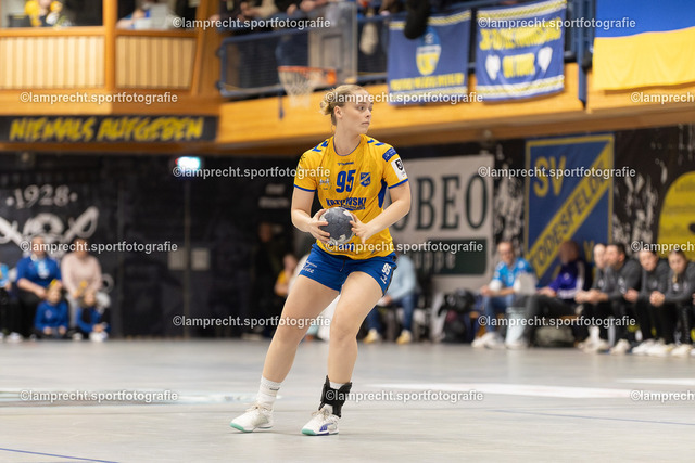 Handball I Frauen I Saison 2025-2026 I 3. Liga Nord I 16. Spieltag I SV Todesfelde - SC SFN Vechta 102 | Sophie Helene Stübinger (95, SV Todesfelde) - Realisiert mit Pictrs.com