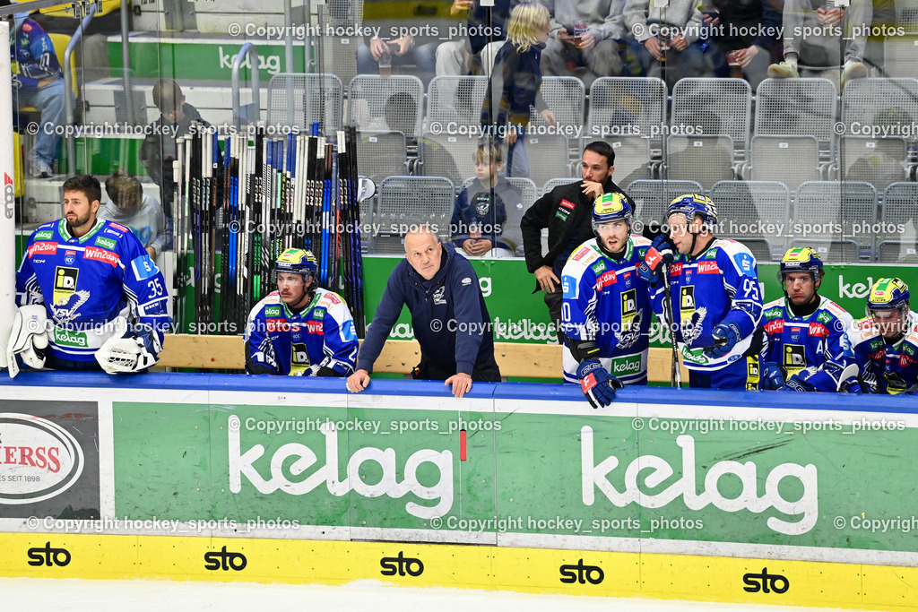 EC IDM Wärmepumpen VSV vs. Pioneers Vorarlberg | Spielerbank EC VSV Markus Schmidt Head Equipment Manager EC VSV, Marco Pewal Assistant Coach EC VSV, EC IDM Wärmepumpen VSV vs. Pioneers Vorarlberg, EC IDM WÄRMEPUMPEN VSV vs. Pioneers Vorarlberg am 03.10.2025 in Villach (Stadthalle Villach), Austria, (Photo by Bernd Stefan)