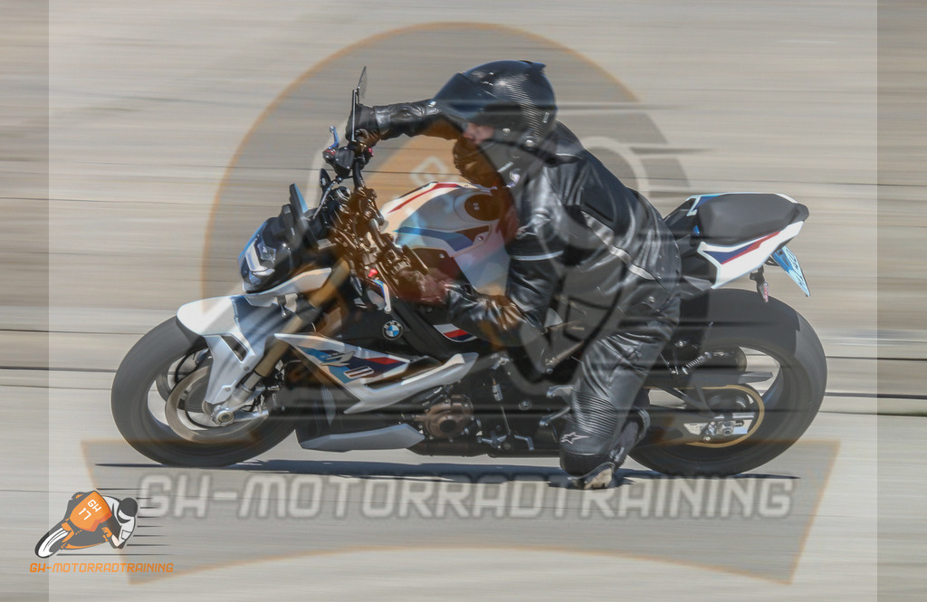 IMG_9879 | gh-motorradtraining-foto.de - Realisiert mit Pictrs.com