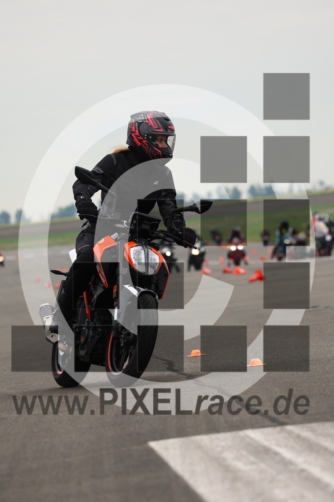 0106-20260509_00077 | Schöne Erinnerungen an spannende Momente - das festzuhalten ist unser Job. PIXELrace.de ist seit 2003 auf den Rennstrecken Europas unterwegs um die Action draußen beim Fahren und die wunderbare Stimmung imm Fahrerlager für euch einzufangen.