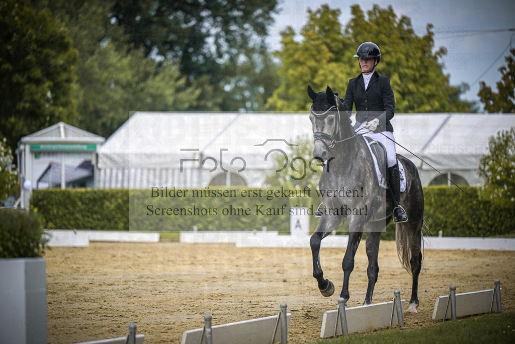 DOS_2408 | Entdecke hochwertige Reitturnierfotos von Foto Oger. Professionell, emotional und authentisch – jetzt Lieblingsmomente im Shop bestellen.Deutschlandweite Turnierfotografie. - Realisiert mit Pictrs.com