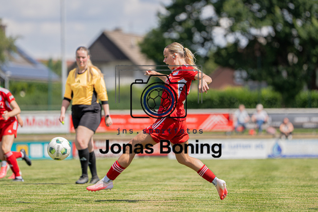 Fußball I Damen I Saison 2026-2027 I Testspiel  I TuS Lutten - SG TiMoNo  I 14735 | jns.sportfotos - Realisiert mit Pictrs.com