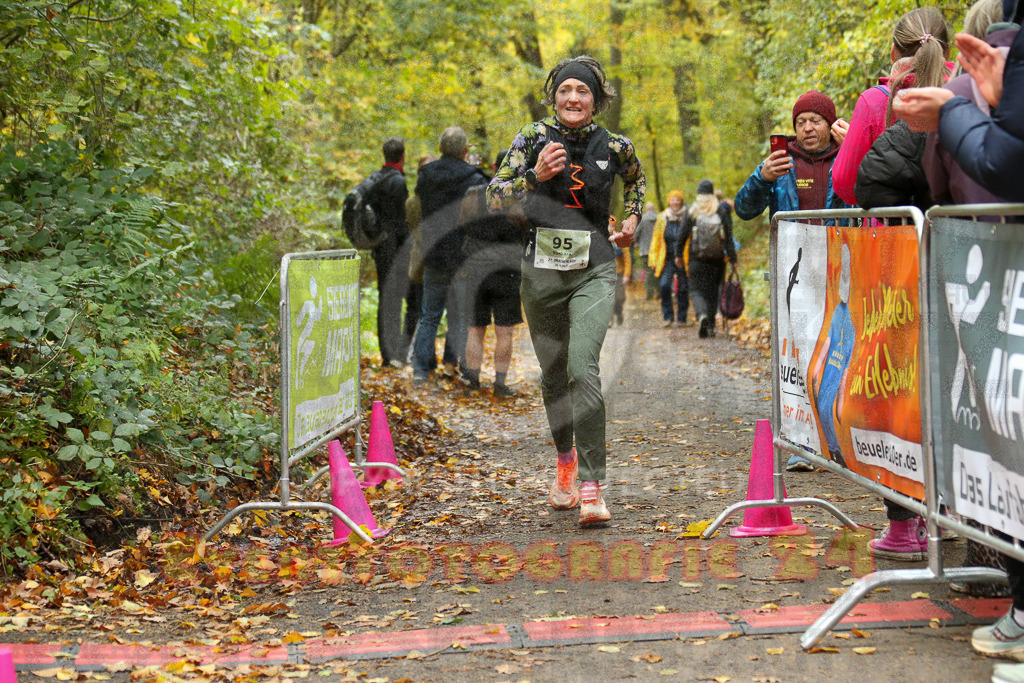 251026_1308_EX1_2609 | Sportfotografie im Rhein-Sieg Kreis, Köln, Bonn, NRW, Rheinland Pfalz, Hessen, etc. Unser Tätigkeitsfeld umfasst den Laufsport vom Volkslauf über den Marathon, Duathlon, Triathon bis zum Ultralauf wie Kölnpfad Ultra oder Schindertrail.
