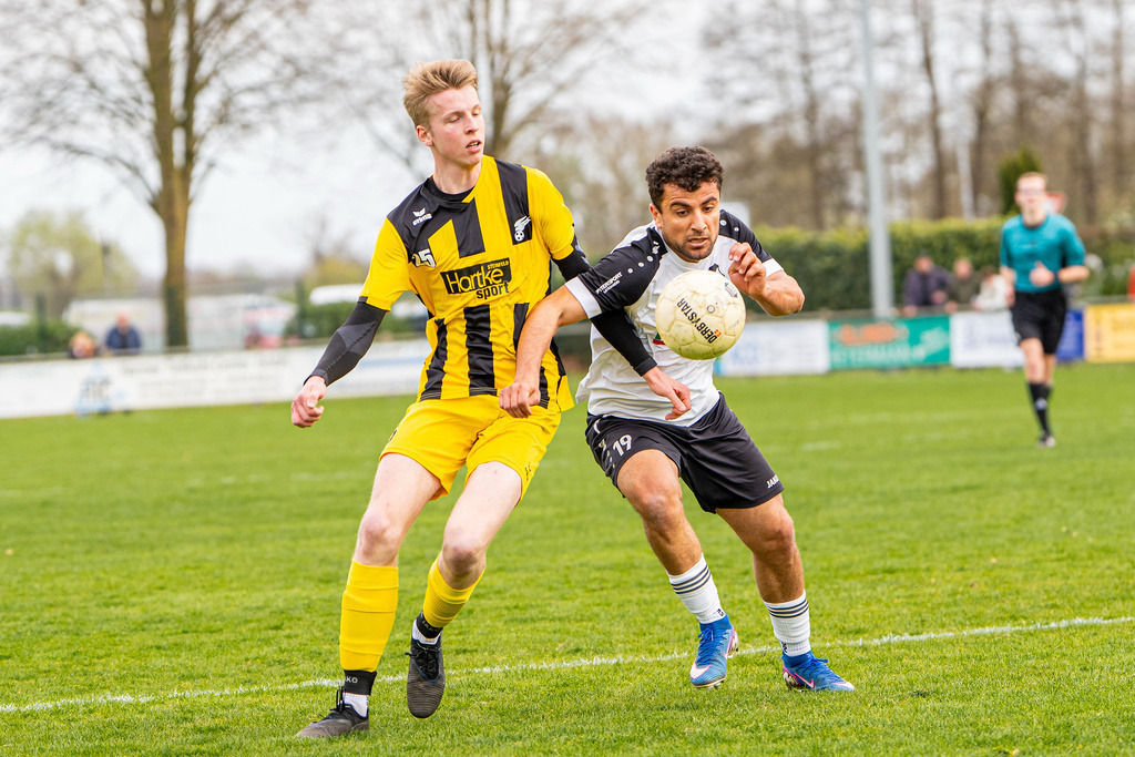 Fußball I Herren I Saison 2025-2026 I Kreisliga VEC I 22. Spieltag I SC SW Bakum - SV Falke Steinfeld I 24232 | jns.sportfotos - Realisiert mit Pictrs.com