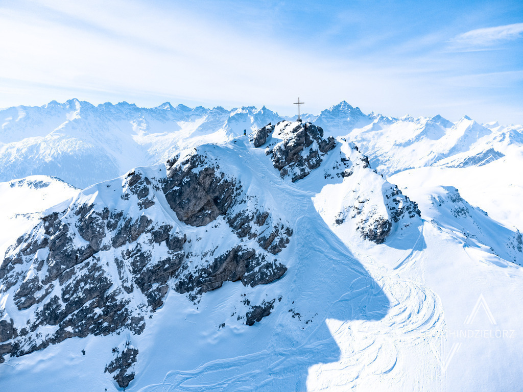 Fotografie_Leo_Schindzielorz_AT_Winter_Tirol_Tannheimer_Tal_Landsberger_Huette_Lachenspitze_20220306_DJI_0637-Verbessert_org | Atmosphärische Landschaftsbilder & Drohnenaufnahmen aus dem Allgäu, Tirol, Südtirol & der Schweiz – ideal für Leinwanddrucke & zur stilvollen Raumgestaltung. - Realisiert mit Pictrs.com