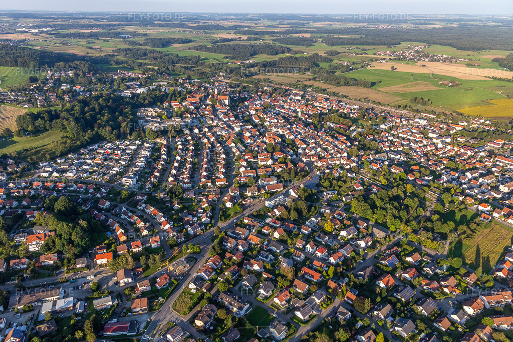 Luftbild: Ortsansicht von Süden in Aulendorf im Bundesland Baden-Württemberg in Deutschland. Foto: IMG_128965.jpg vom 03.09.2021 durch Werner Riehm/FLY-FOTO.de