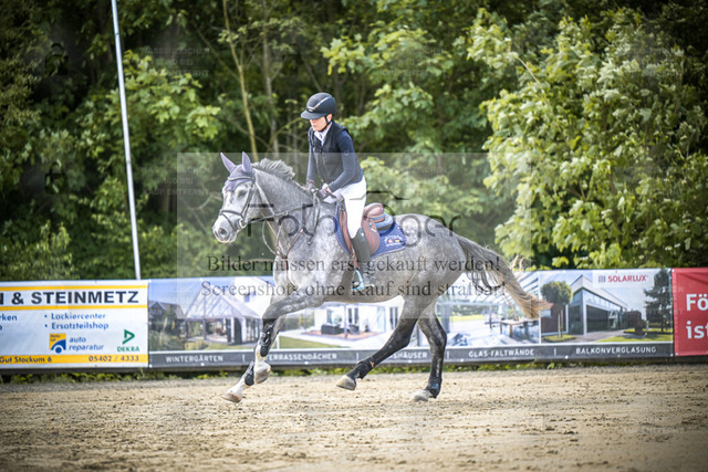 DOS_8074 | Entdecke hochwertige Reitturnierfotos von Foto Oger. Professionell, emotional und authentisch – jetzt Lieblingsmomente im Shop bestellen. - Realized with Pictrs.com