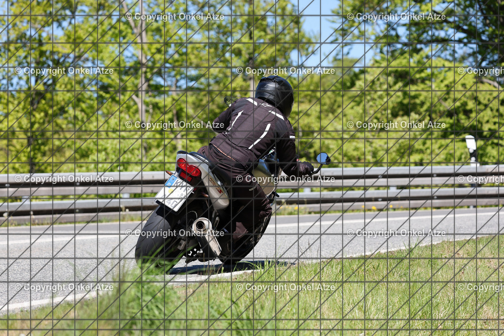 IMG_9796 | Fotograf am Kyffhäuser. Onkel Atze. Kyffhäuser Rennstrecke. Café36. Motorsportfotografie. - Realisiert mit Pictrs.com
