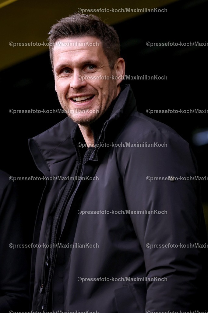 BVB21032602084 | 21.03.2026, Fußball, Borussia Dortmund - Hamburger SV, 1. Fußball Bundesliga, 27. Spieltag, Signal Iduna Park, Saison 2025 2026: Sportdirektor Sebastian Kehl (BVB #sk) lchend zufrieden glücklich  DFB regulations prohibit any use of photographs as image sequences and or quasi-video.