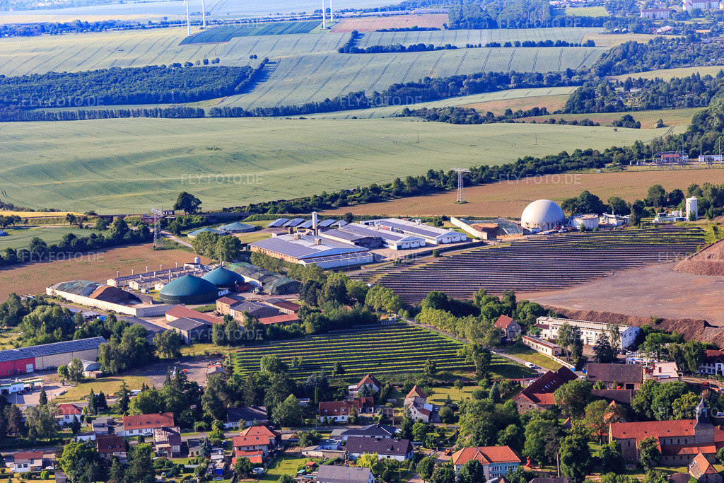 Luftbild: Agrar GmbH Klostermansfeld in Klostermansfeld im Bundesland Sachsen-Anhalt in Deutschland. Foto: IMG_148129.jpg vom 12.06.2025 durch Werner Riehm/FLY-FOTO.de