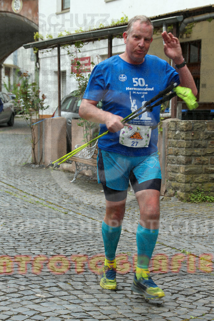 220430_1335_EX1_6983 | Sportfotografie im Rhein-Sieg Kreis, Köln, Bonn, NRW, Rheinland Pfalz, Hessen, etc. Unser Tätigkeitsfeld umfasst den Laufsport vom Volkslauf über den Marathon, Duathlon, Triathon bis zum Ultralauf wie Kölnpfad Ultra oder Schindertrail.