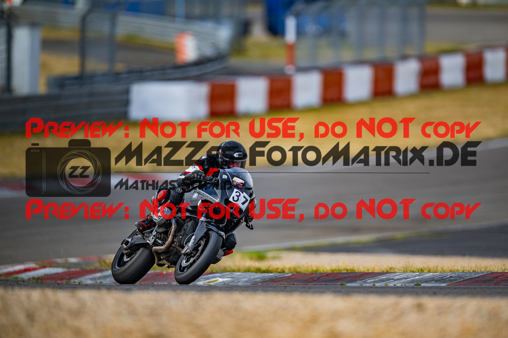 MaZZes_FotoMatrix_230719_8424 | ROT