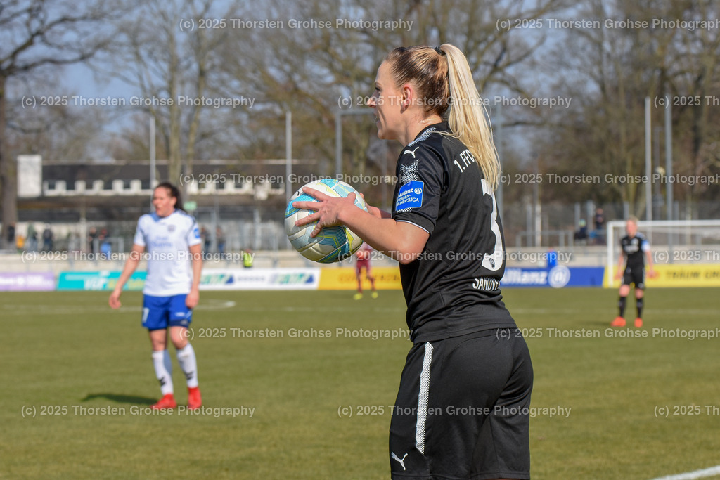 Fussball-BL Frauen 1. FFC Frankfurt vs. FF USV Jena | Sandvej Cecilie #3 (1.FFC Frankfurt); Fussball-BL Frauen 1. FFC Frankfurt vs. FF USV Jena, Fussball-Bundesliga Frauen am 25.03.2018 im Stadion am Brentanobad in Frankfurt/Main, (Deutschland) - Realisiert mit Pictrs.com