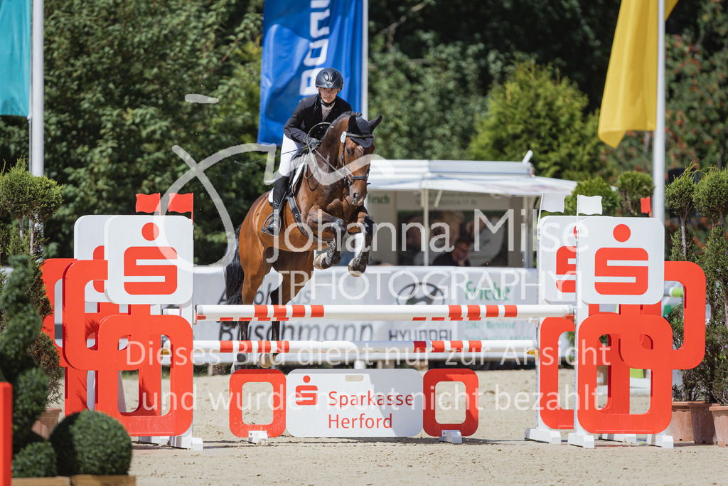 220728_BHO_BronzeTour_L-Stil_1-341 | Deine schönsten Turniermomente als professionelle Fotos! Entdecke hochwertige Pferdesport-Fotografie im Online-Shop. Jetzt Fotos finden & bestellen!