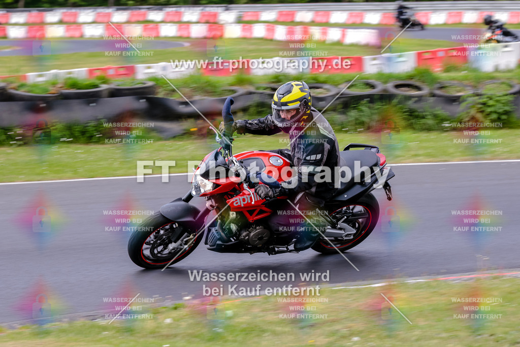MotoTeamVBK-20918 | Hier findet Ihr Bilder von Touristenfahrten auf der Nürburgring Nordschleife oder von anderen Veranstaltungen die ich besucht habe. Viel Spass beim Durch Schauen 