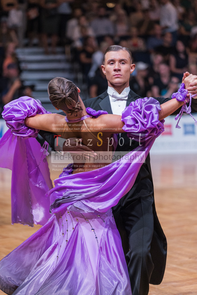 20250819_WDSF-Open-Std-Youth_1016 | Tanzsportbilder, Standardtanz, Lateintanz, WDSF, DTV, LTVB, dancecomp, goc, hessen tanzt, blaues band der spree, walzer, tango, wiener walzer, slowfox, quickstepp, samba, rumba, cha-cha-cha, paso doble. jive, hd-kroft photography, turniertanzsport