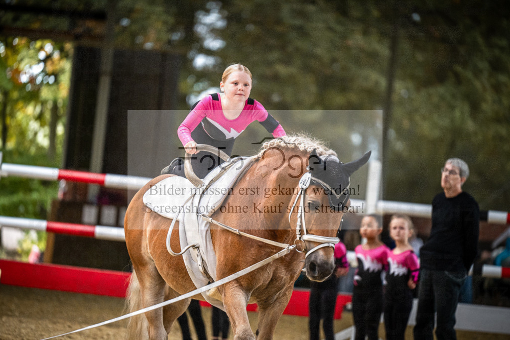 DOS_0054 | Entdecke hochwertige Reitturnierfotos von Foto Oger. Professionell, emotional und authentisch – jetzt Lieblingsmomente im Shop bestellen.Deutschlandweite Turnierfotografie. - Realisiert mit Pictrs.com