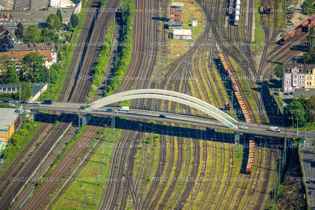 Hagen240503883 | Luftbild, Brücke Fuhrparkstraße über Bahngleise, Altenhagen, Hagen, Ruhrgebiet, Nordrhein-Westfalen, Deutschland