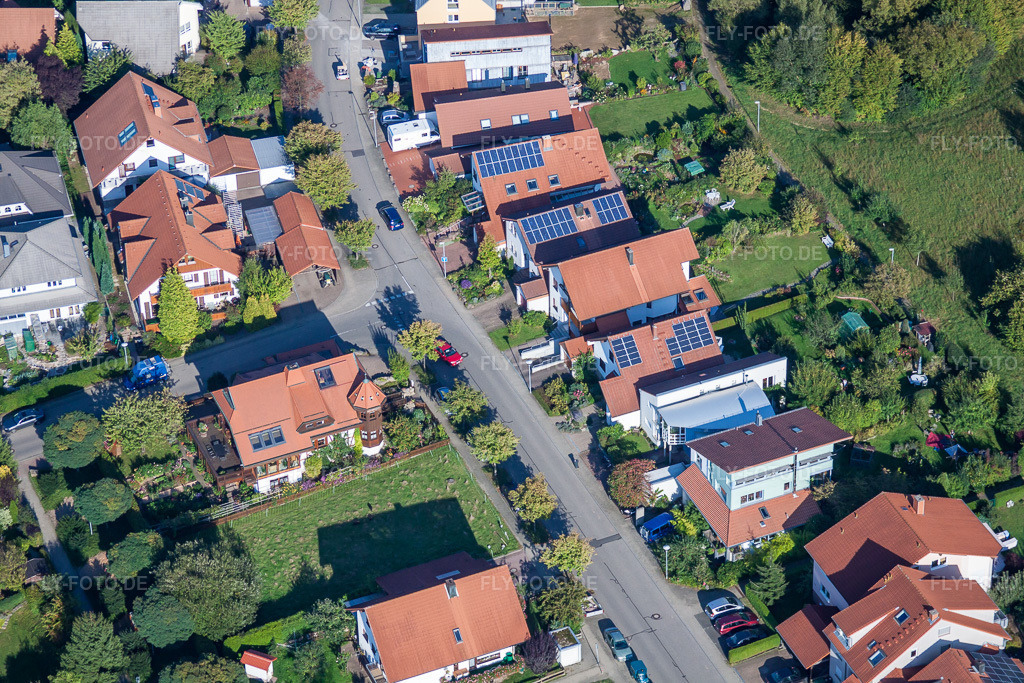 Luftbild: Mozartstr im Ortsteil Langensteinbach in Karlsbad im Bundesland Baden-Württemberg in Deutschland. Foto: IMG_45187.jpg vom 21.09.2011 durch Werner Riehm/FLY-FOTO.de