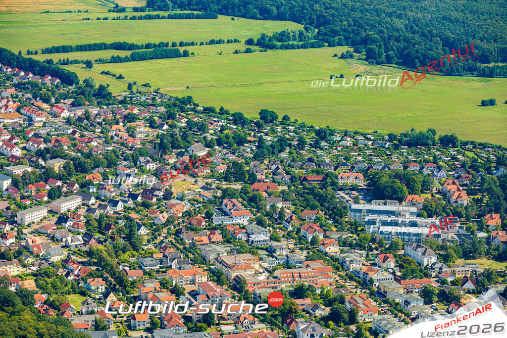 Luftbild der Stadt Graal-Müritz - Die Luftaufnahme wurde 2025 vom UL-Flugzeug heraus erstellt ( keine Drohne ) - Hochauflösende Luftaufnahme - für professionelle Ausdrucke geeignet. Die Geschenkidee !Hier alle&nbsp;Infos zur Lizenzierung der LuftaufnahmeWir fliegen auch dieses Jahr wieder in Ihre Region um Luftbilder zu erstellen.- Luftbild anfragen