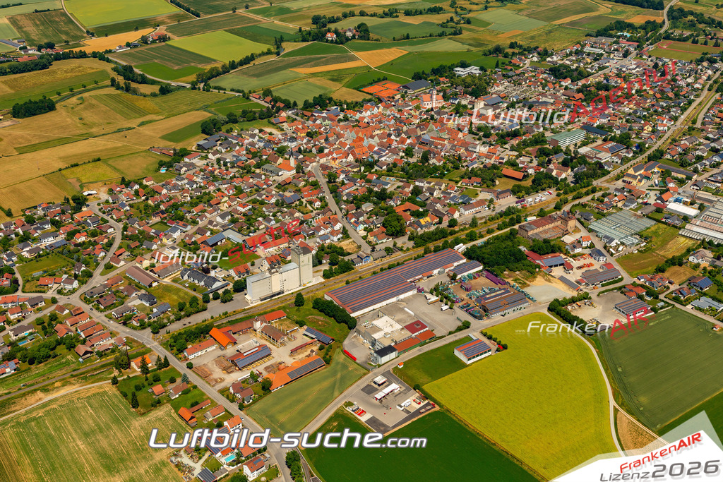 Das Luftbild zeigt :  Geiselhöring - Die Luftaufnahme wurde 2023 vom UL-Flugzeug aus erstellt ( keine Drohne ) - Hochauflösende Luftaufnahme - Für grossformatige Ausdrucke geeignet. Die Geschenkidee !Mit Lizenz und Bildrechte bestellbar