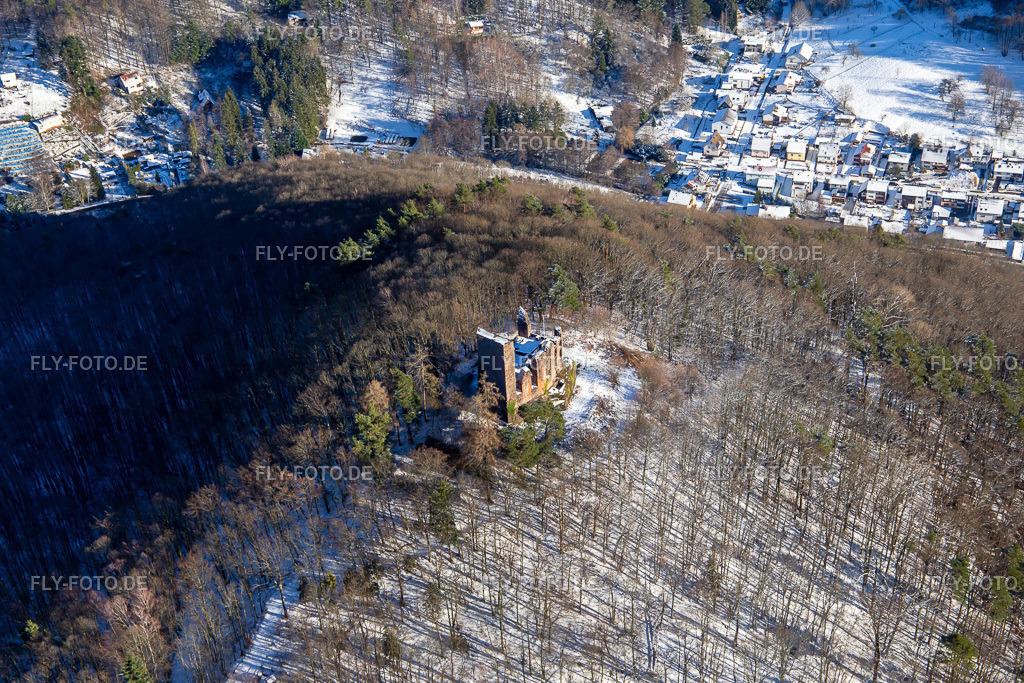 Burgruine Ramburg im Winter bei Schnee | Luftbild: Burgruine Ramburg im Winter bei Schnee in Ramberg im Bundesland Rheinland-Pfalz in Deutschland. Foto: IMG_139871.jpg vom 20.01.2024 durch ©2025 Werner Riehm fly-foto.de/copyright - Realisiert mit Pictrs.com
