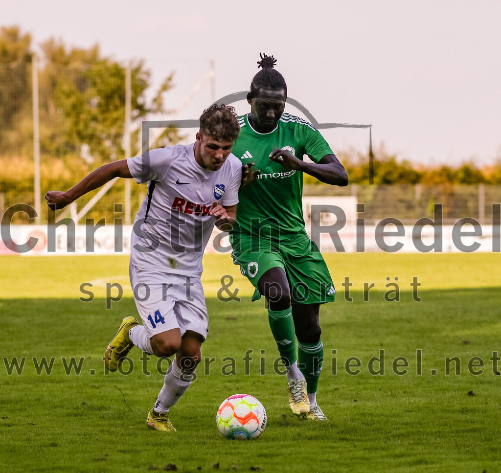 2023-09-10_063_SV_Eichenried_gegen_FC_Eitting | Eichenried, Deutschland, 10.09.2023:
Fußball, Kreisliga 2023 / 2024, 8. Spieltag, SV Eichenried gegen FC Eitting, Endergebnis: 1:2

Niclas Noll (FC Eitting, #14), Yakhya Diop (SV Eichenried, #21)

Foto: Christian Riedel / fotografie-riedel.net